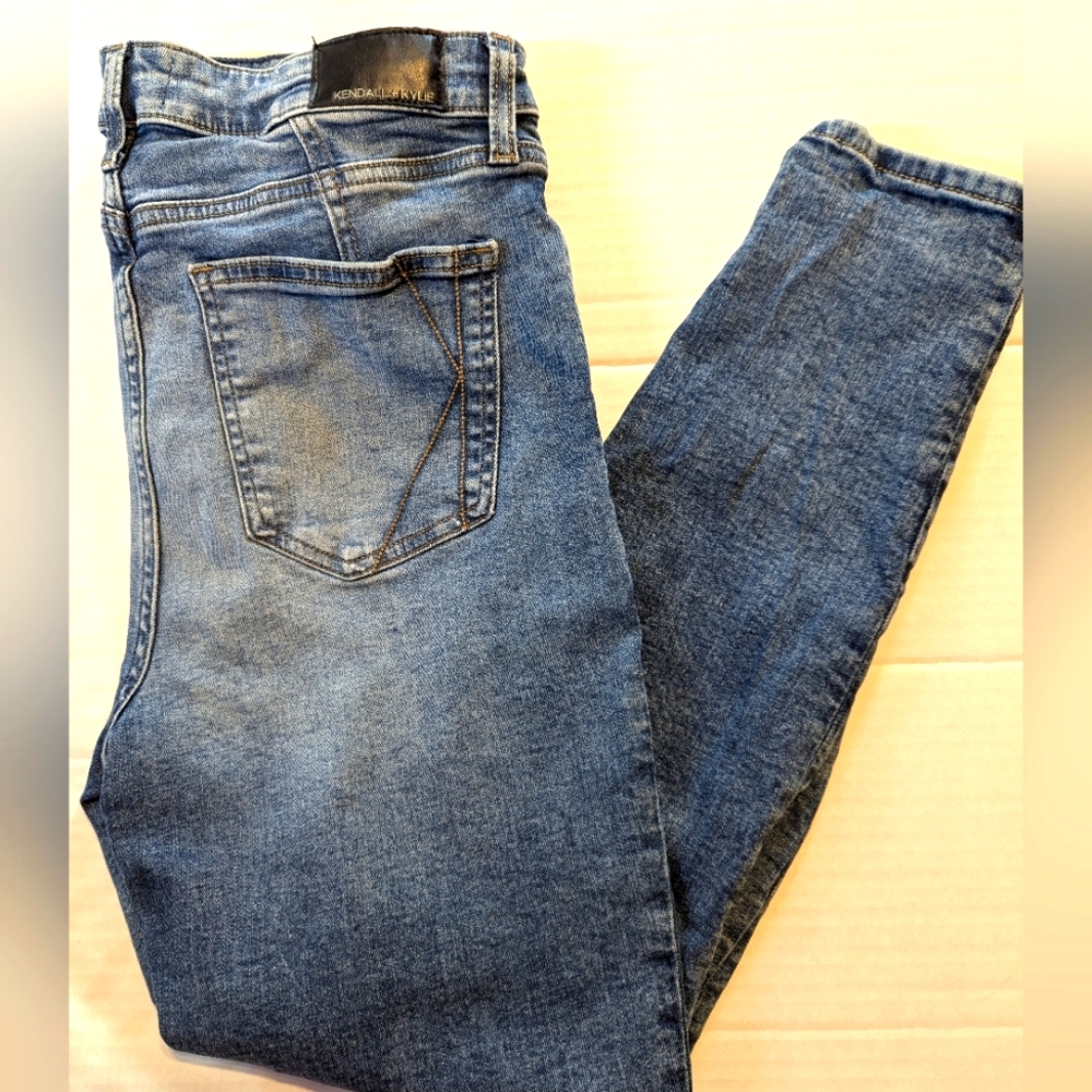 Kendall + Kylie Distressed Jeans Size 13